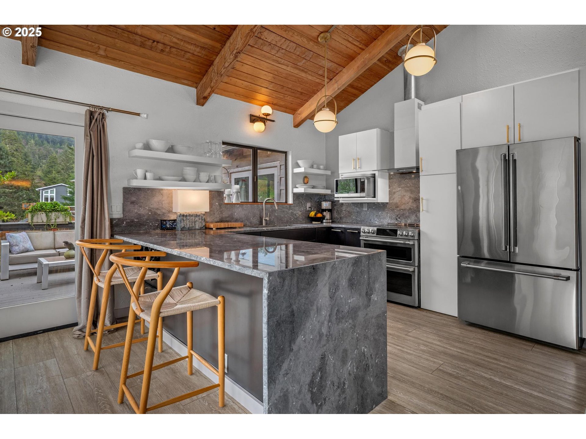 5280 South Fairway Road Neskowin, OR 97149 - Photo 11 of 37 Kitchen
