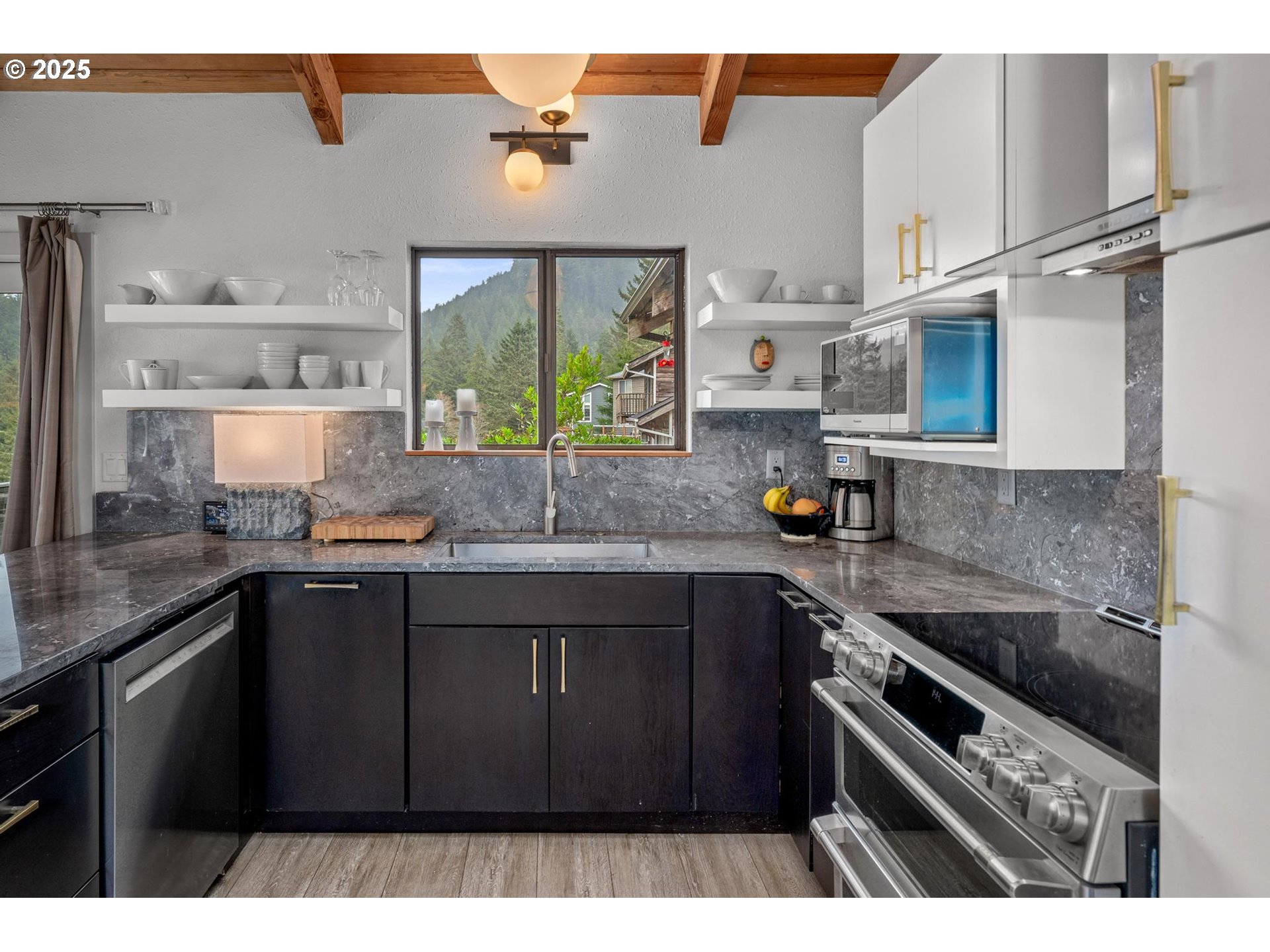 5280 South Fairway Road Neskowin, OR 97149 - Photo 14 of 37