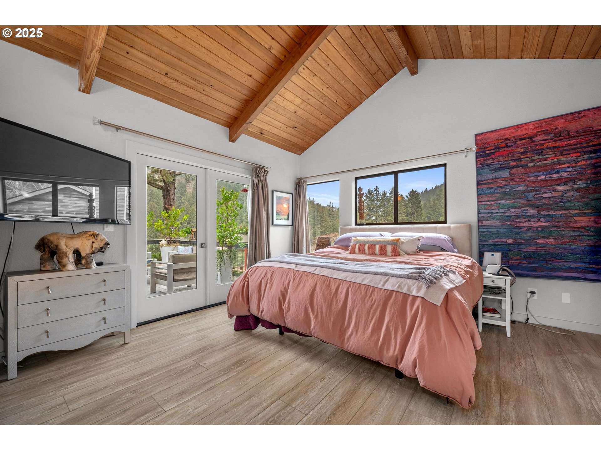 5280 South Fairway Road Neskowin, OR 97149 - Photo 17 of 37 Primary Bedroom