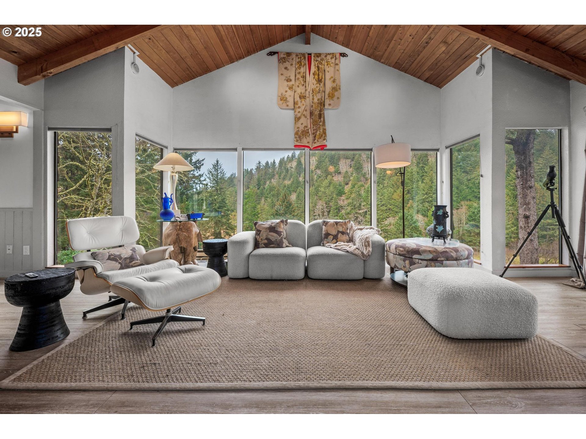 5280 South Fairway Road Neskowin, OR 97149 - Photo 6 of 37 Living Room