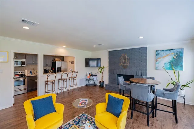 $1,295 | 8405 Bent Tree Road, Unit 2221, Austin, TX 78759