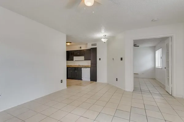 $1,000 | 9825 Walnut Street, Unit M103, Dallas, TX 75243