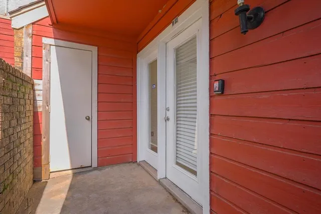 $1,000 | 9825 Walnut Street, Unit M103, Dallas, TX 75243