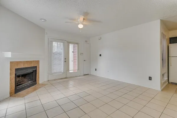 $1,000 | 9825 Walnut Street, Unit M103, Dallas, TX 75243