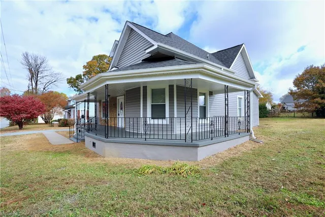 $290,000 | 705 Washington Street, Graham, NC 27253