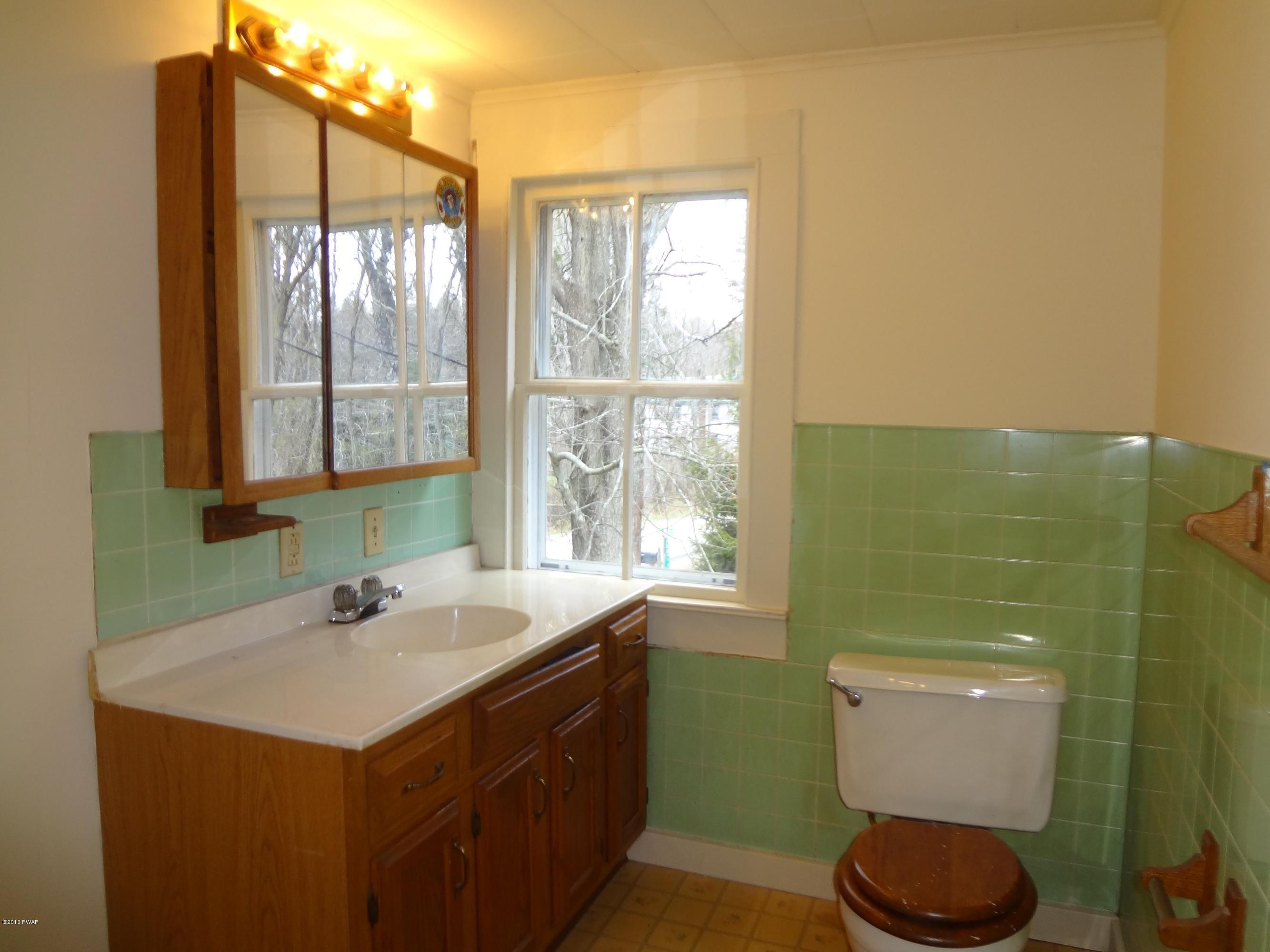 154 Hemlock Grove Road Greentown, PA 18426 - Photo 22 of 49