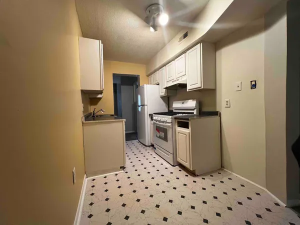 $2,100 | 3212 28th Street Southeast, Unit D, Washington, DC 20020
