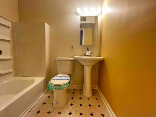 $2,100 | 3212 28th Street Southeast, Unit D, Washington, DC 20020