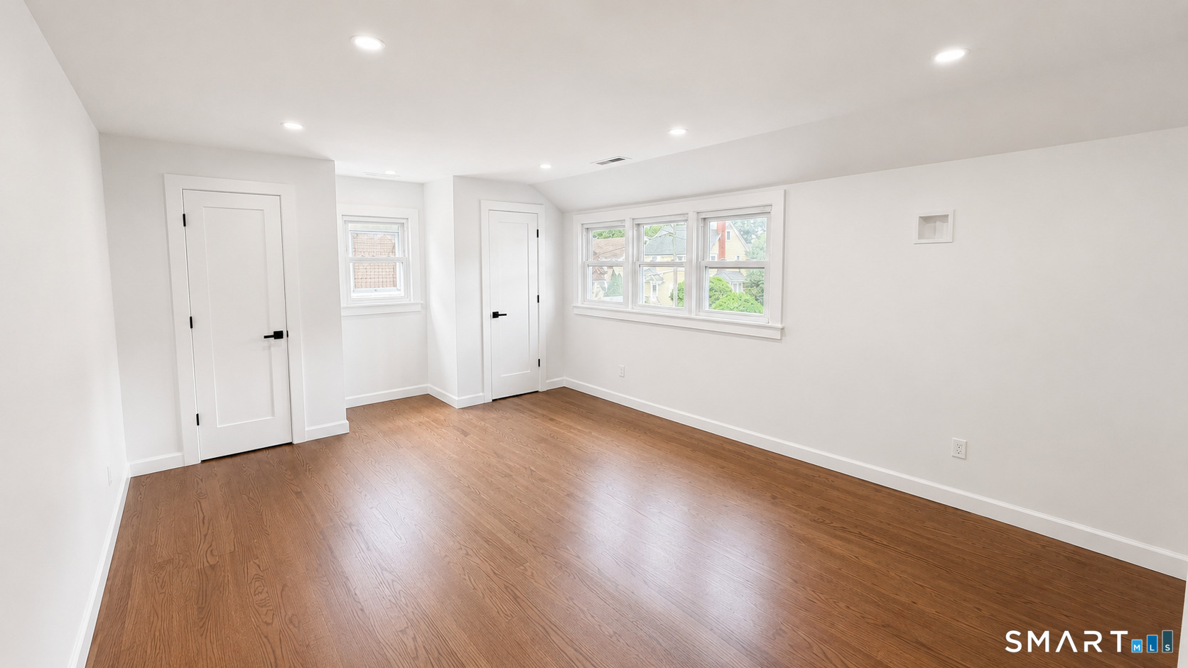 16 Carolina Road, Unit 2 Stamford, CT 06902 - Photo 17 of 21