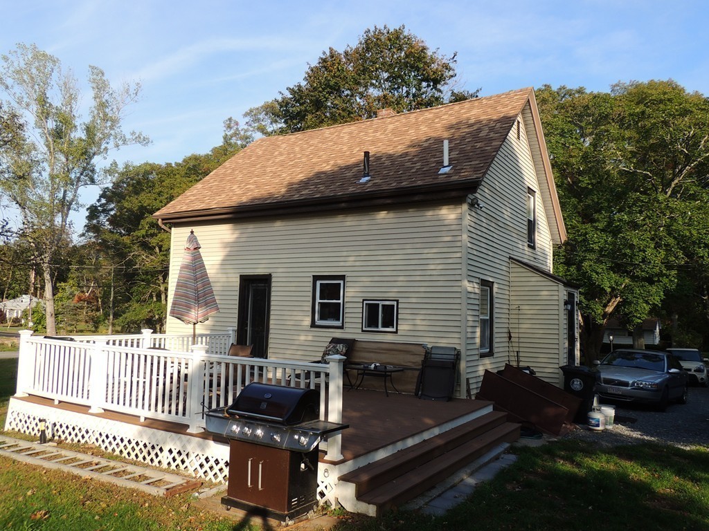 262 Swansom Road Swansea, MA 02777 - Photo 4 of 24 Gallery Image 4