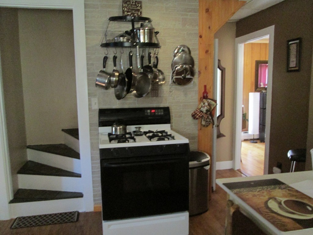 262 Swansom Road Swansea, MA 02777 - Photo 9 of 24 Gallery Image 9