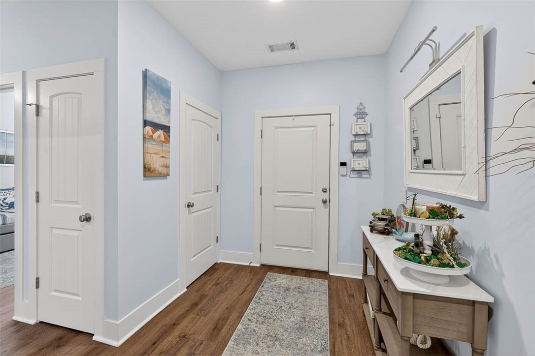 1103 Fairway Road Brunswick, GA 31525 - Photo 4 of 39