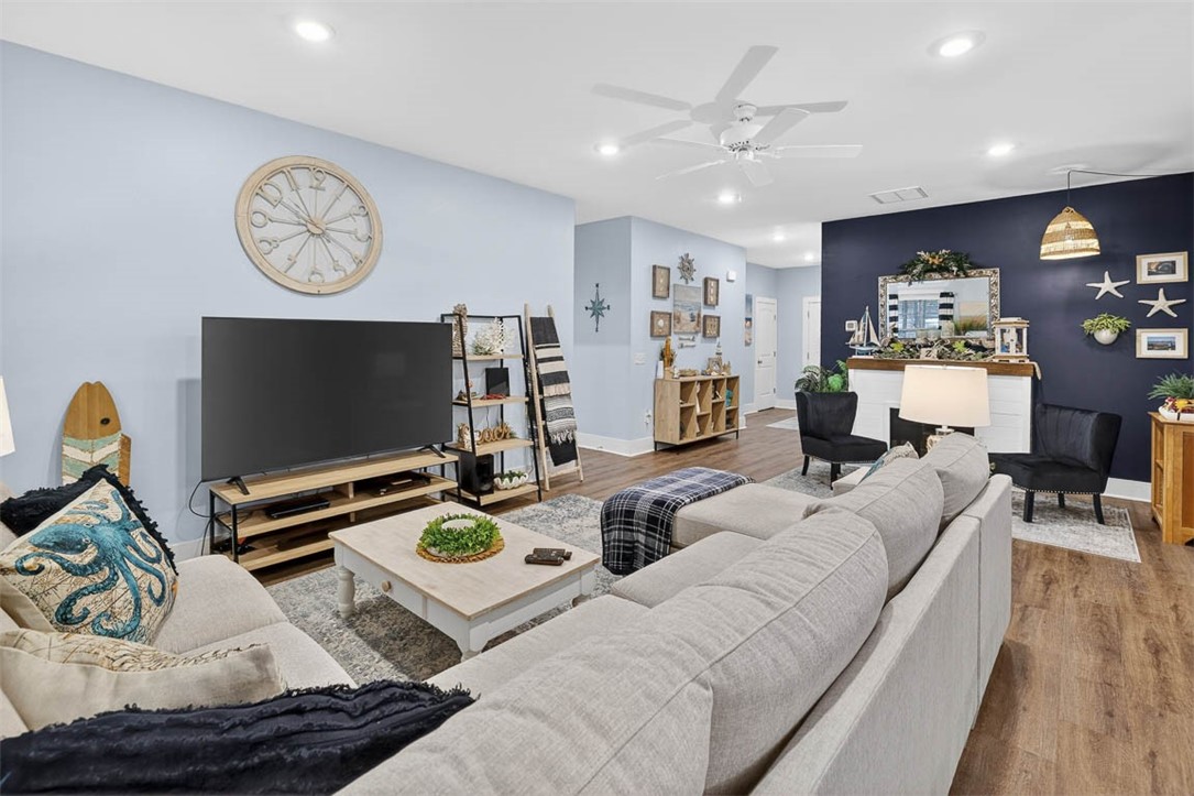 1103 Fairway Road Brunswick, GA 31525 - Photo 9 of 39