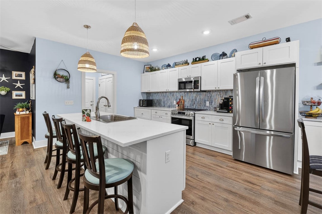 1103 Fairway Road Brunswick, GA 31525 - Photo 10 of 39