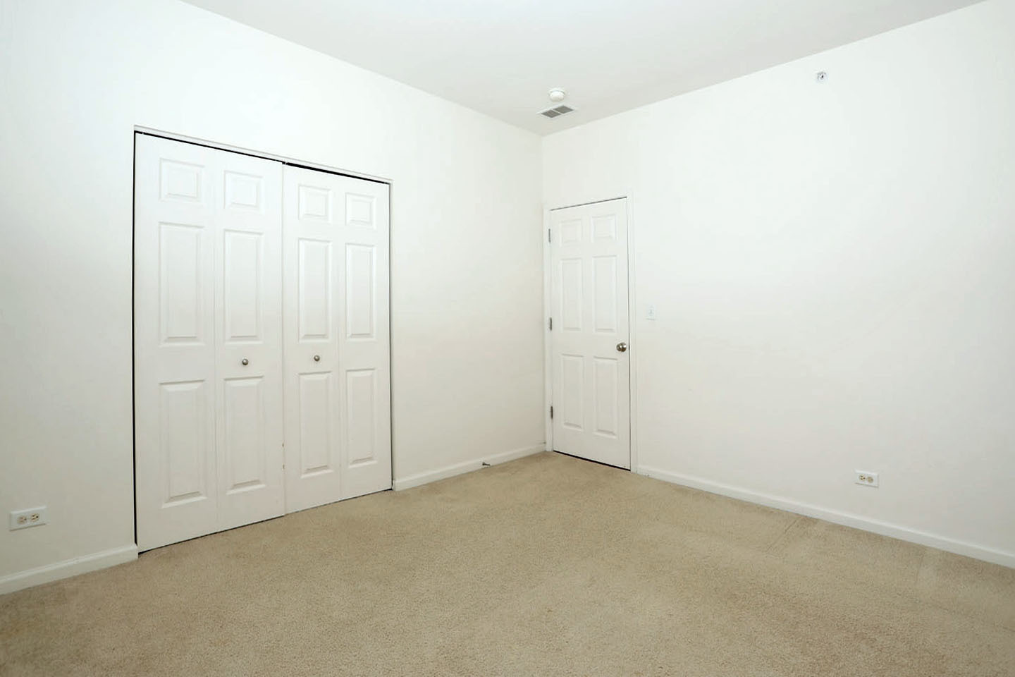 1359 Scarboro Road Schaumburg, IL 60193 - Photo 14 of 21 a view of an empty room