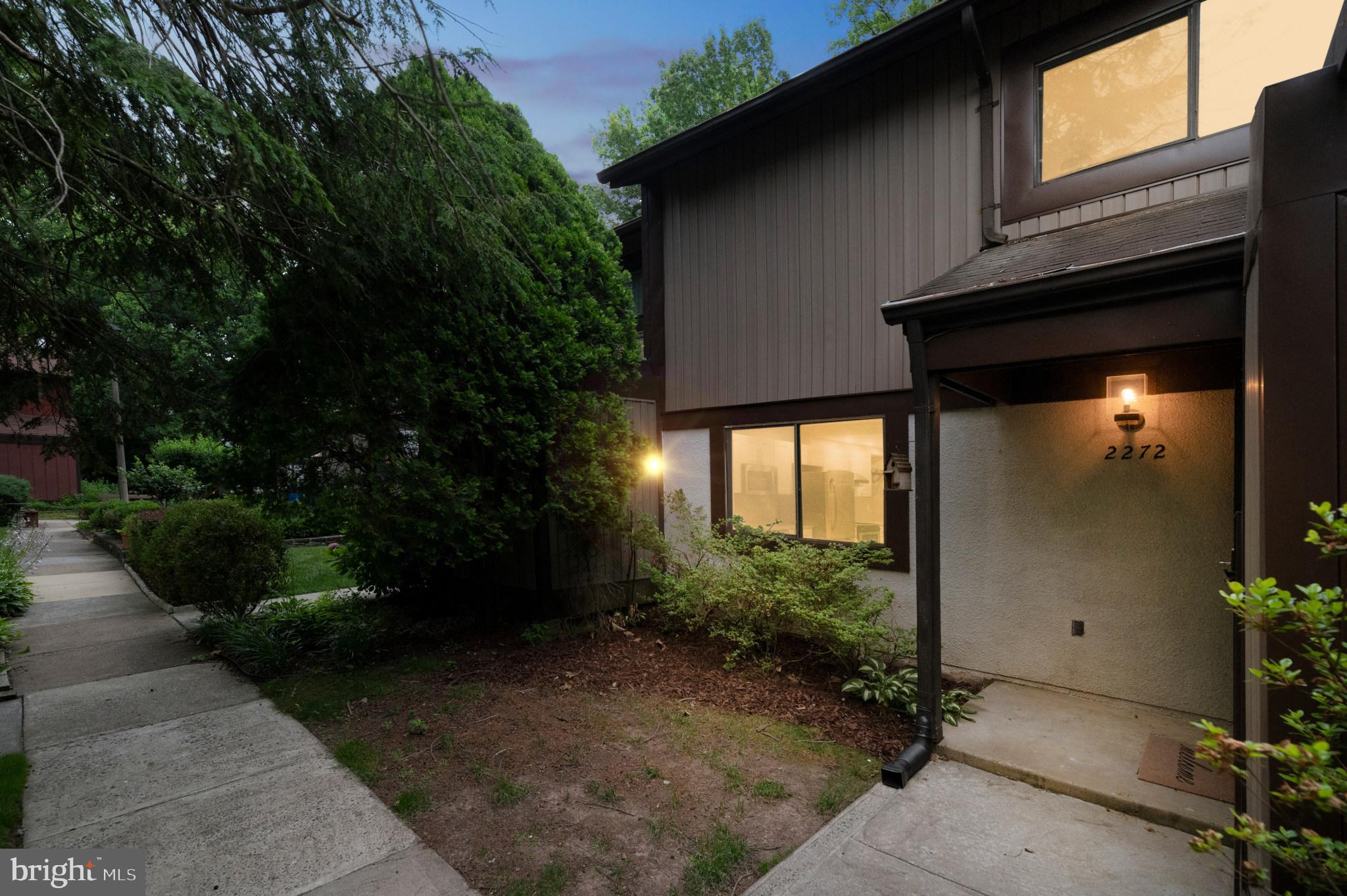 2272 Wheelwright Court Reston, VA 20191 - Photo 4 of 32 Gallery Image 4