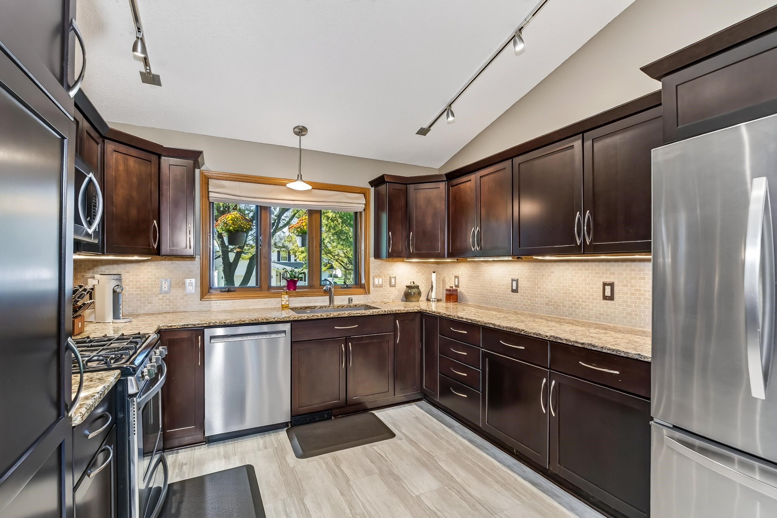 1828 Buckingham Road Stoughton, WI 53589 - Photo 6 of 33 Gallery Image 6