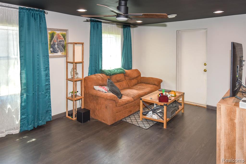 6433 North State Road Davison, MI 48423 - Photo 22 of 46