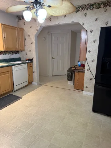 $139,950 | 302 South Du Quoin Street, Benton, IL 62812