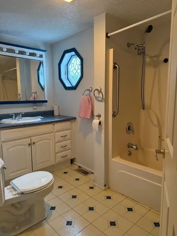 $139,950 | 302 South Du Quoin Street, Benton, IL 62812