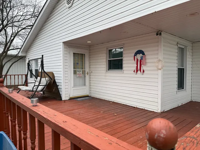 $139,950 | 302 South Du Quoin Street, Benton, IL 62812