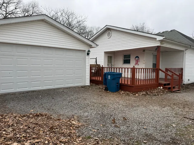 $139,950 | 302 South Du Quoin Street, Benton, IL 62812