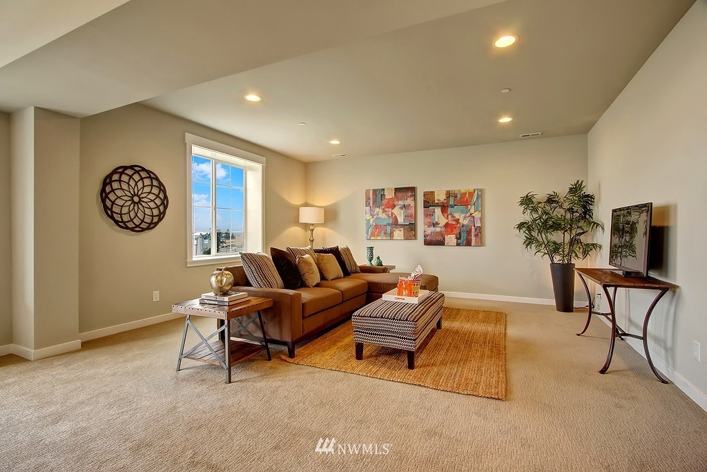 9812 Northeast 162nd Street Bothell, WA 98011 - Photo 13 of 25 Gallery Image 13