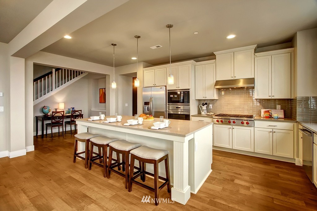 9812 Northeast 162nd Street Bothell, WA 98011 - Photo 8 of 25 Gallery Image 8