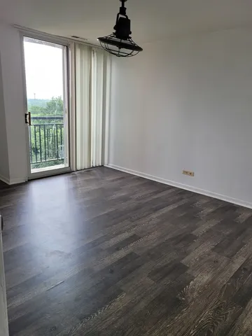 $2,100 | 6010 Oakwood Drive, Unit 5B, Lisle, IL 60532