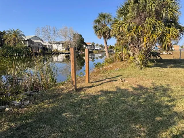 $200,000 | 3323 Shoal Line Boulevard, Hernando Beach, FL 34607