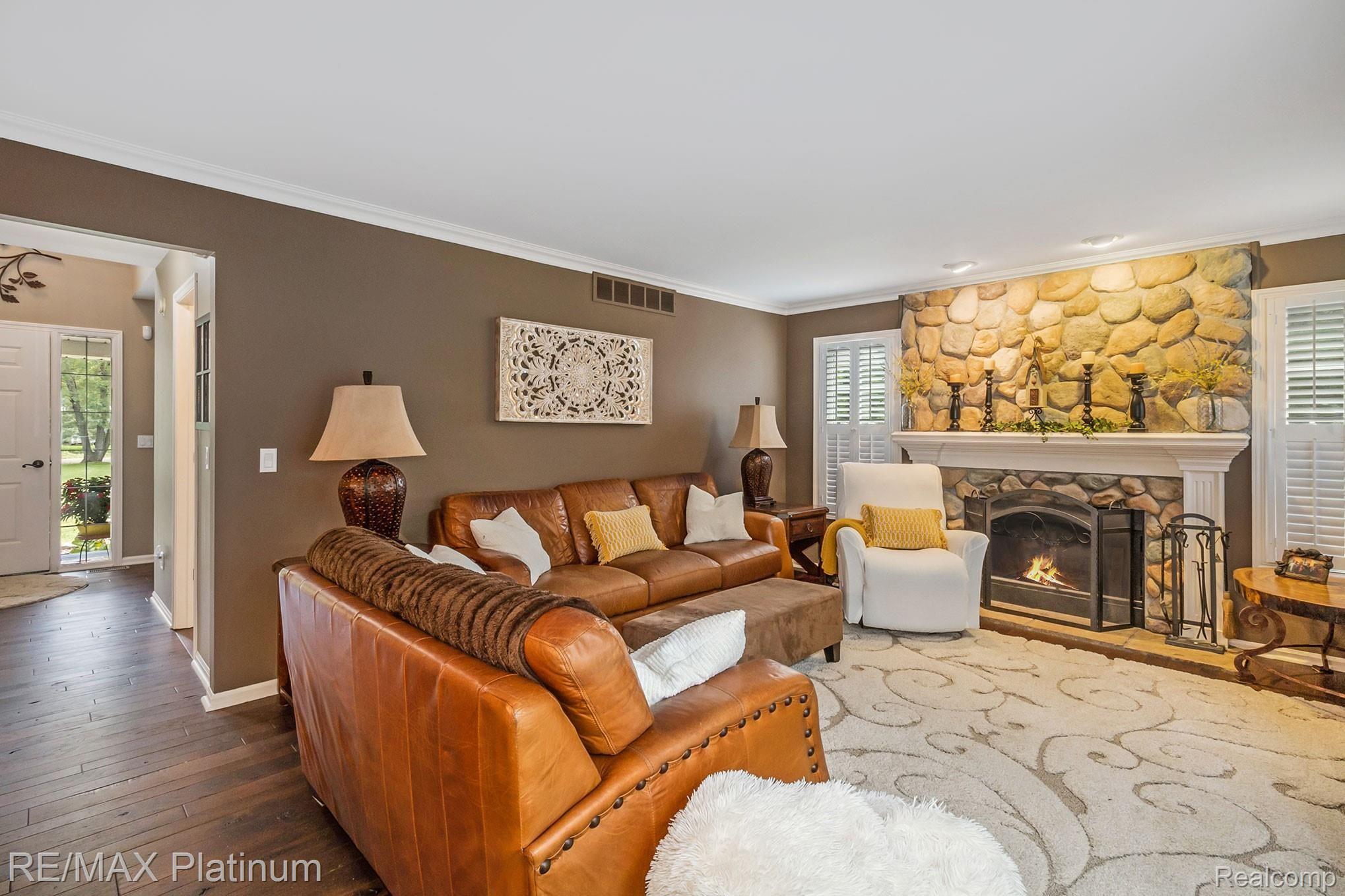 1158 Hunter Road Brighton, MI 48114 - Photo 17 of 37 18.jpg