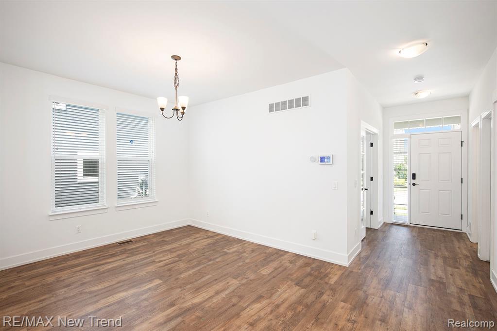 2511 Massoit Road Royal Oak, MI 48073 - Photo 6 of 39