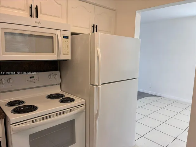 $1,900 | 6501 Winfield Boulevard, Unit A41, Margate, FL 33063