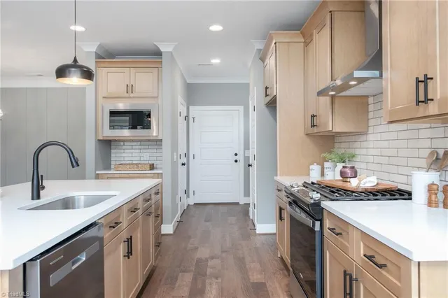 $592,500 | 2200 Delaine Point, High Point, NC 27265