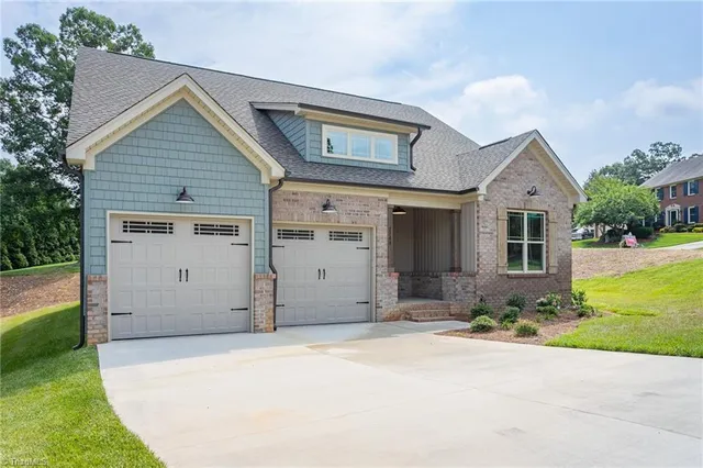 $592,500 | 2200 Delaine Point, High Point, NC 27265