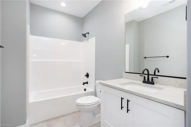 $592,500 | 2200 Delaine Point, High Point, NC 27265