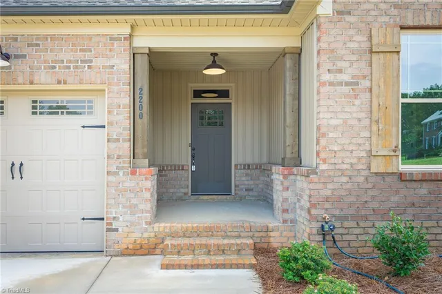$592,500 | 2200 Delaine Point, High Point, NC 27265