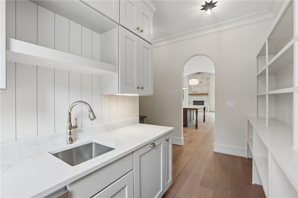 13040 Arnold Mill Road Roswell, GA 30075 - Photo 10 of 26 Gallery Image 10