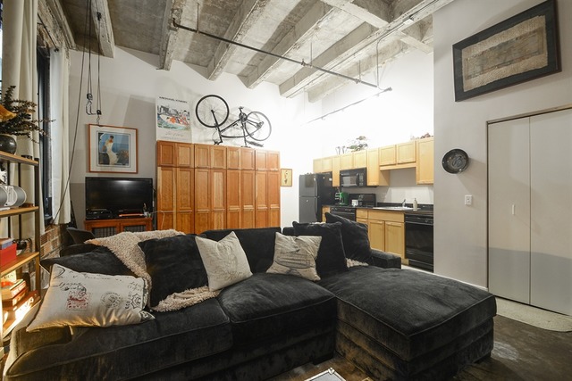 20 North State Street, Unit 703 Chicago, IL 60602 - Photo 3 of 10