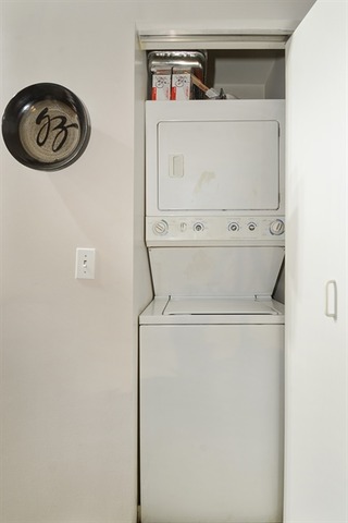 20 North State Street, Unit 703 Chicago, IL 60602 - Photo 8 of 10