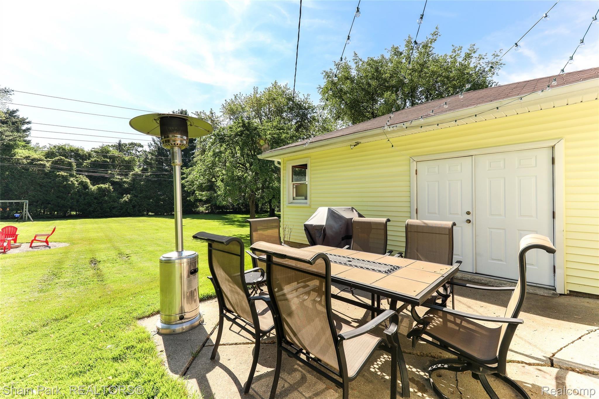 80 Arizona Avenue Rochester, MI 48309 - Photo 35 of 48 Patio Overlooking Oversized Rear Yard