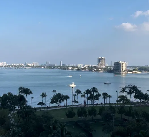 $2,700 | 1900 North Bayshore Drive, Unit 901, Miami, FL 33132