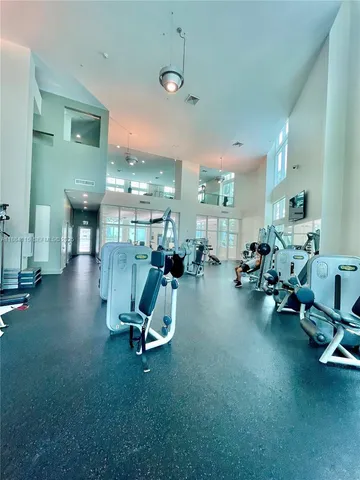 $2,700 | 1900 North Bayshore Drive, Unit 901, Miami, FL 33132