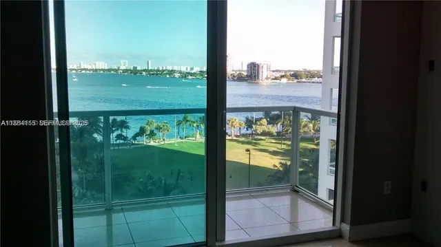 $2,700 | 1900 North Bayshore Drive, Unit 901, Miami, FL 33132