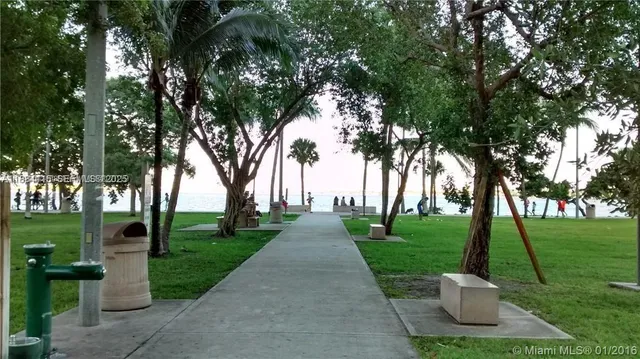 $2,700 | 1900 North Bayshore Drive, Unit 901, Miami, FL 33132