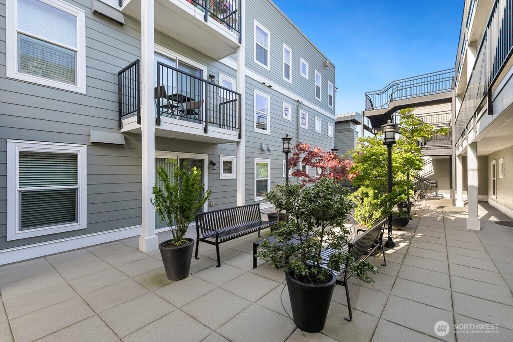 2101 North 55th Street, Unit 201 Seattle, WA 98103 - Photo 21 of 24