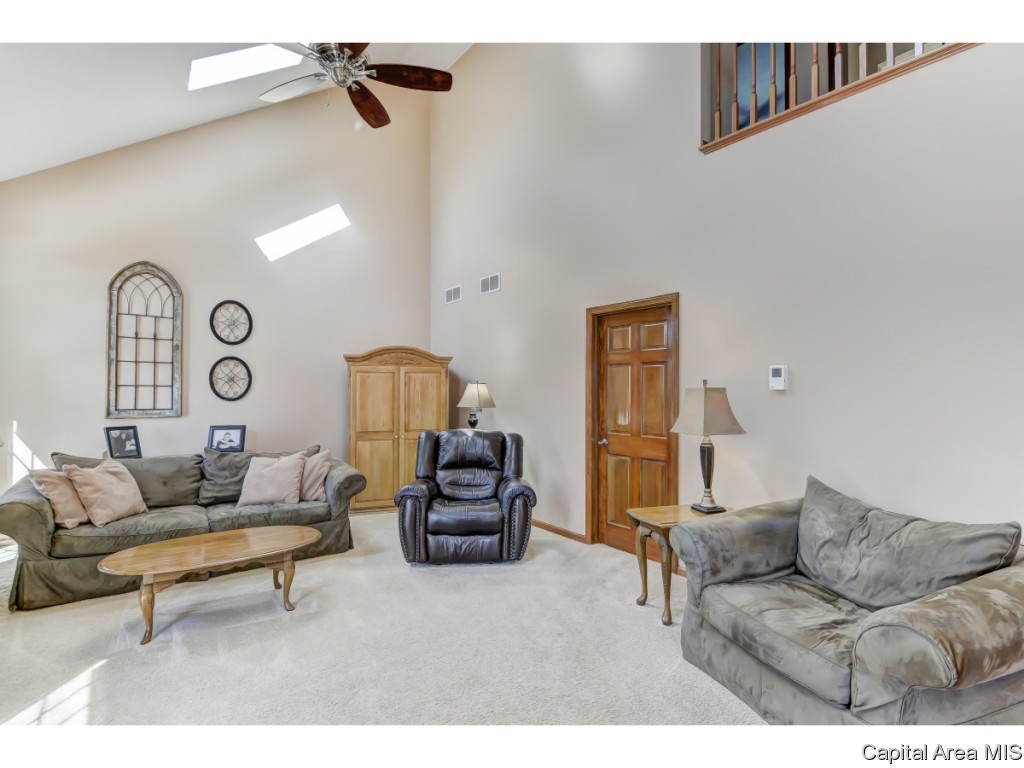 4008 Southwoods Road Springfield, IL 62711 - Photo 5 of 33