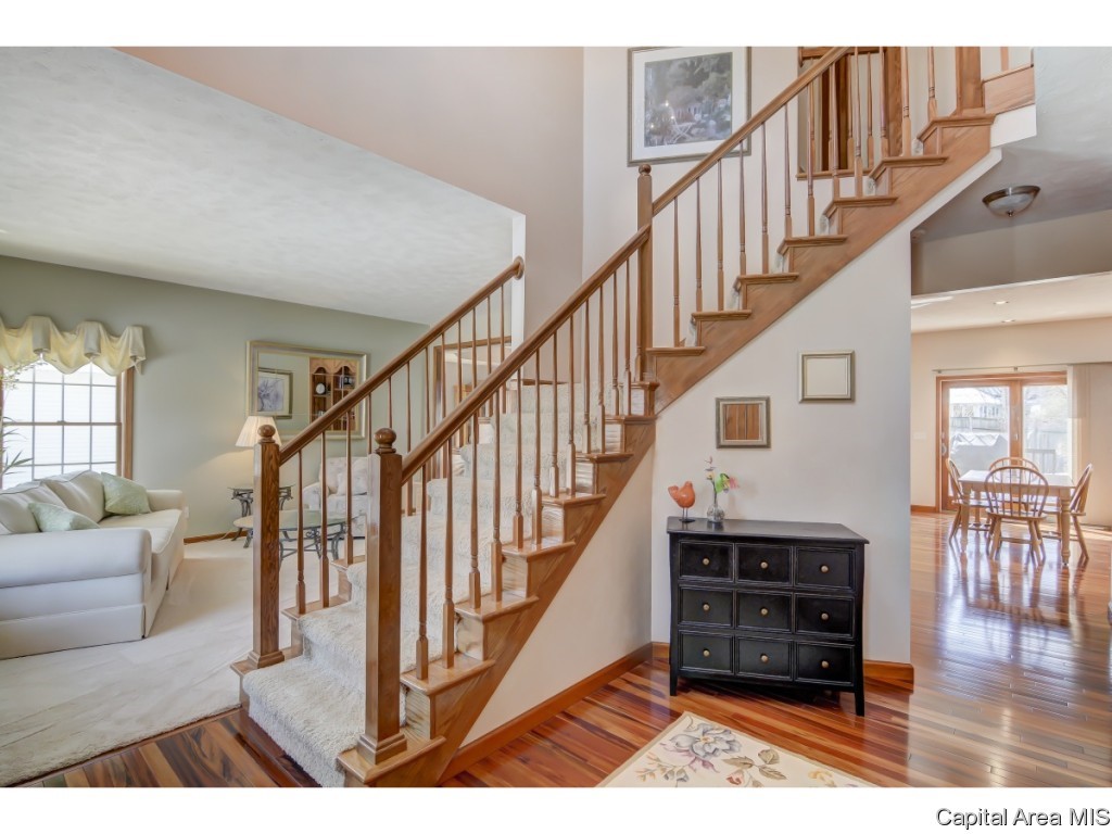 4008 Southwoods Road Springfield, IL 62711 - Photo 8 of 33