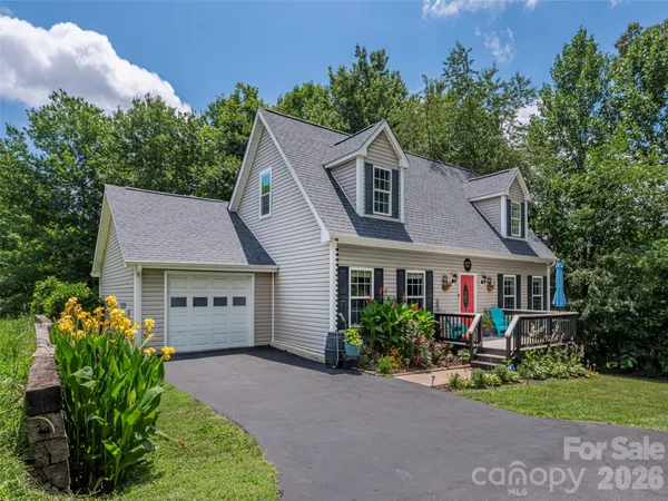 $399,000 | 527 East Street, Candler, NC 28715