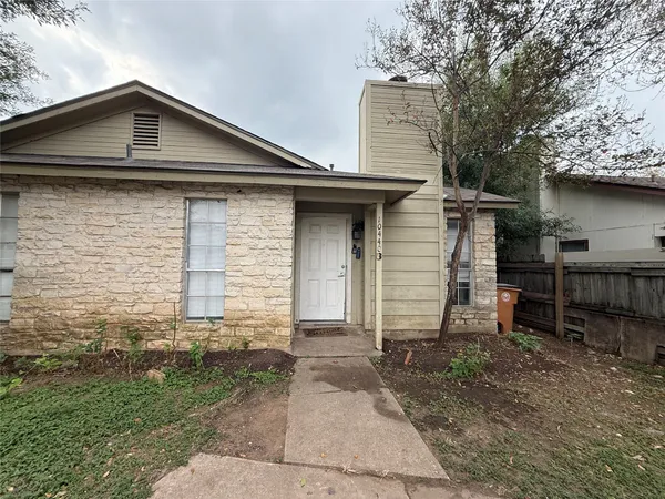$1,395 | 10440 Doc Holliday Trail, Unit B, Austin, TX 78753